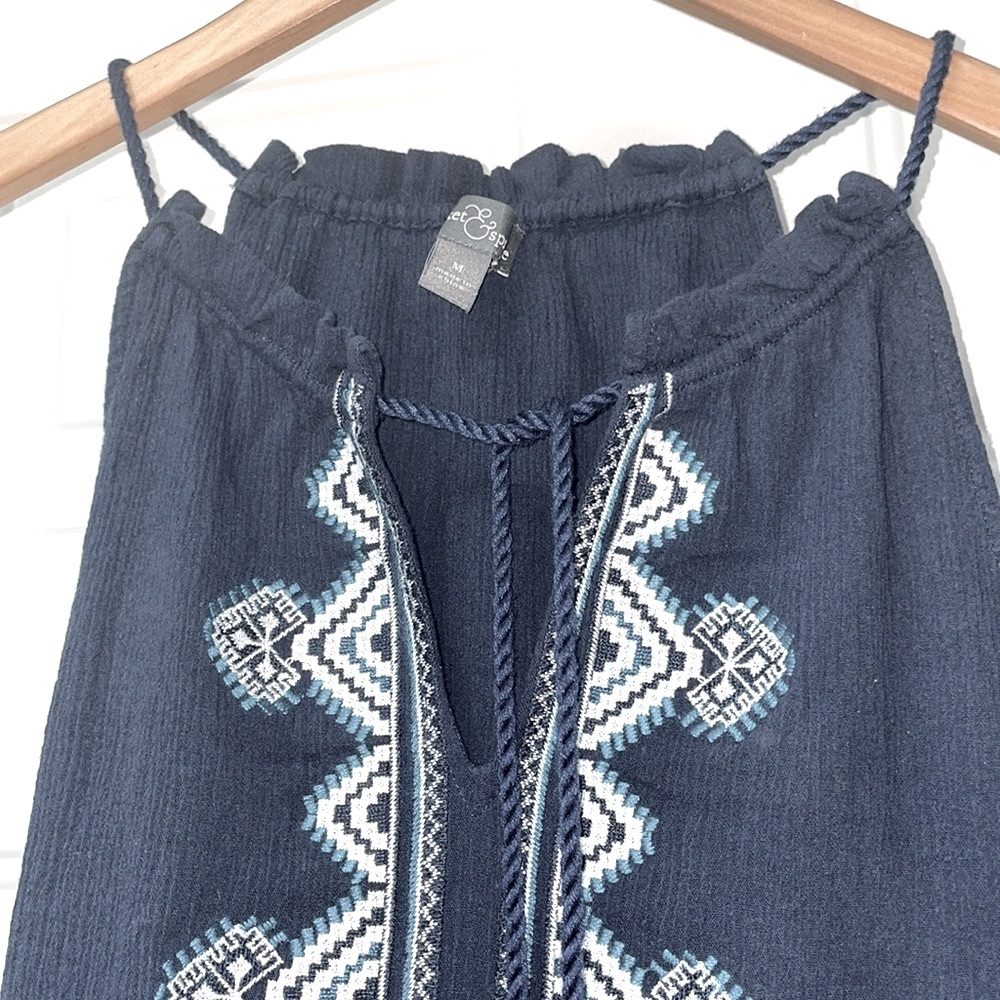 Market and Spruce tank. Women’s M. - Picture 2 of 5
